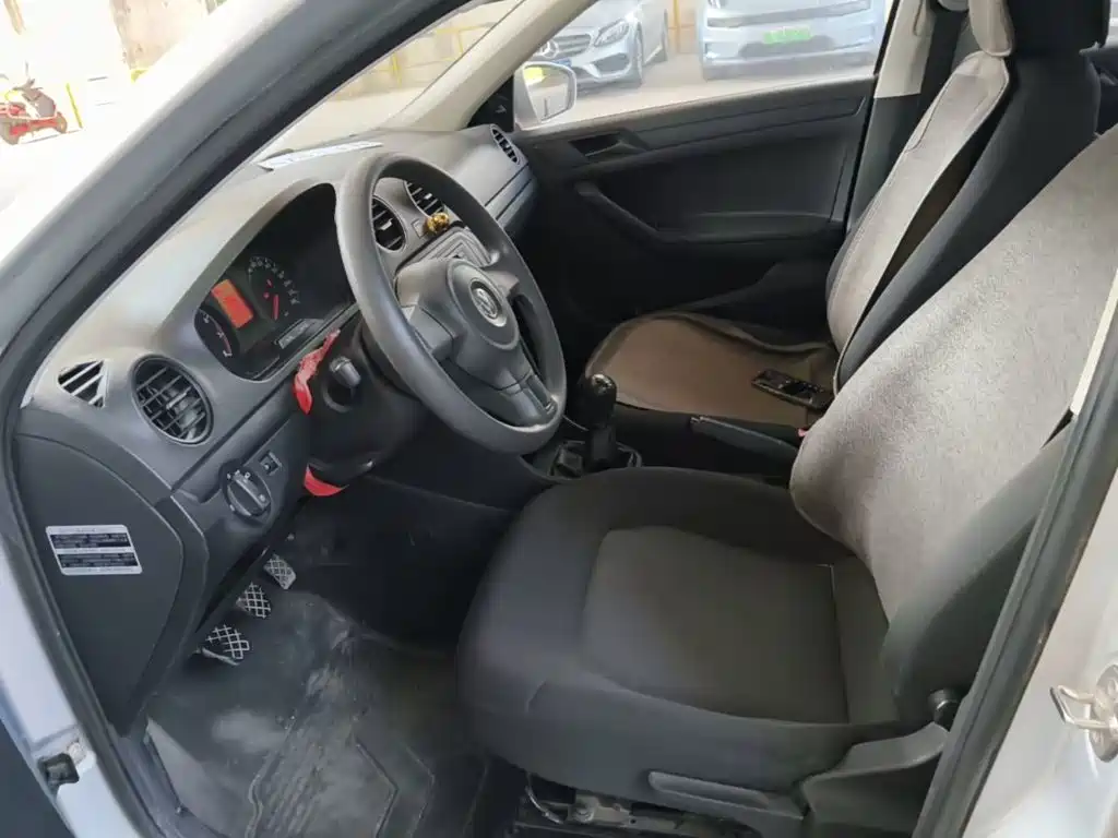 Volkswagen Jetta — миниатюра 15