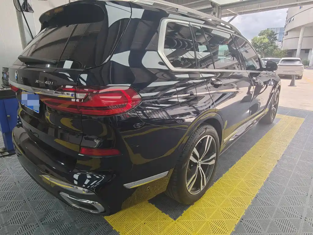 BMW X7 — миниатюра 13