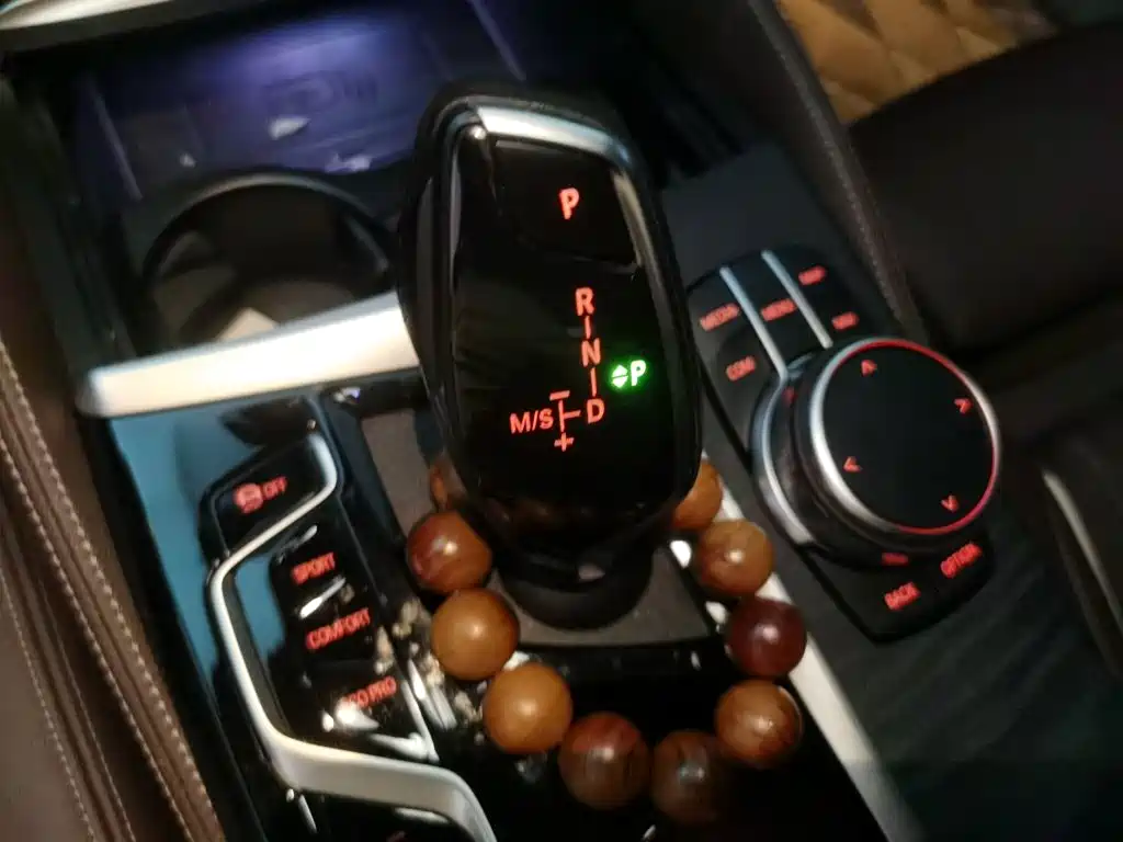 BMW 5 Series — миниатюра 17