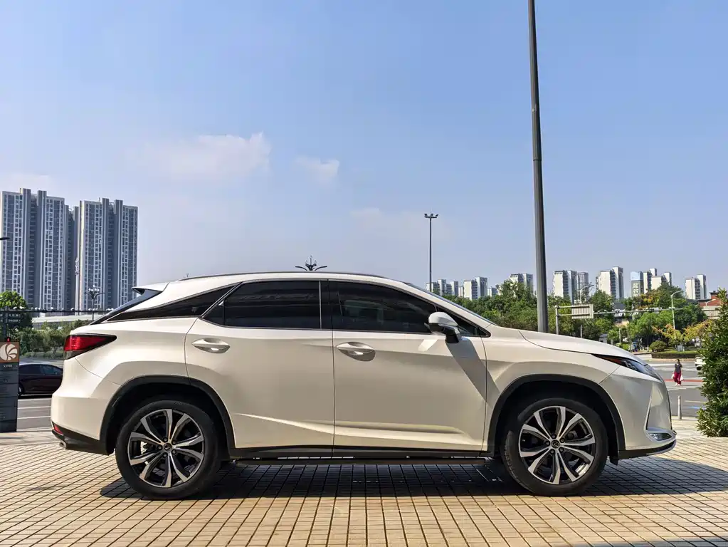 Lexus RX — миниатюра 8