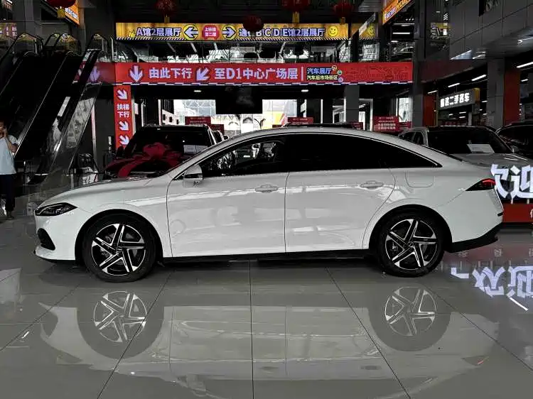 Roewe D7 2023 DMH 125km