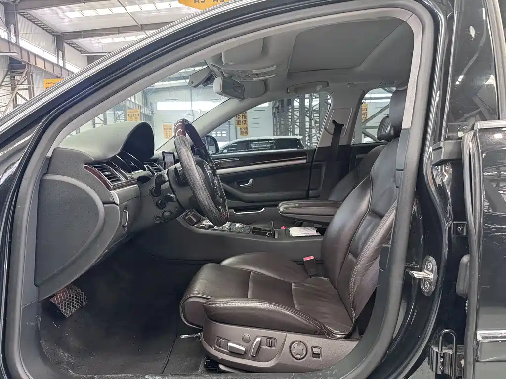 Audi A8 — миниатюра 6