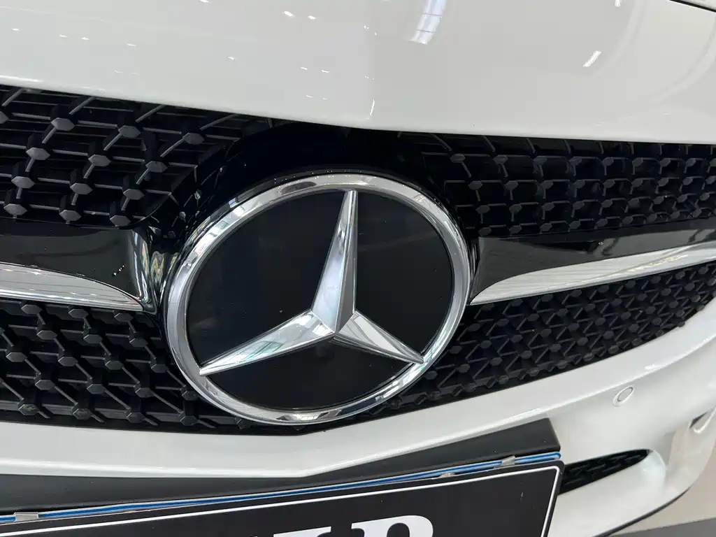 Mercedes-Benz C-Class — миниатюра 14