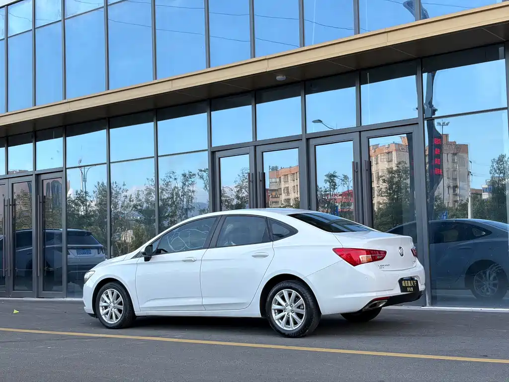 Buick Verano — миниатюра 11