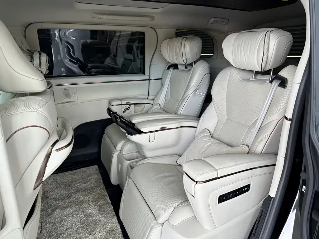 Lexus LM — миниатюра 6