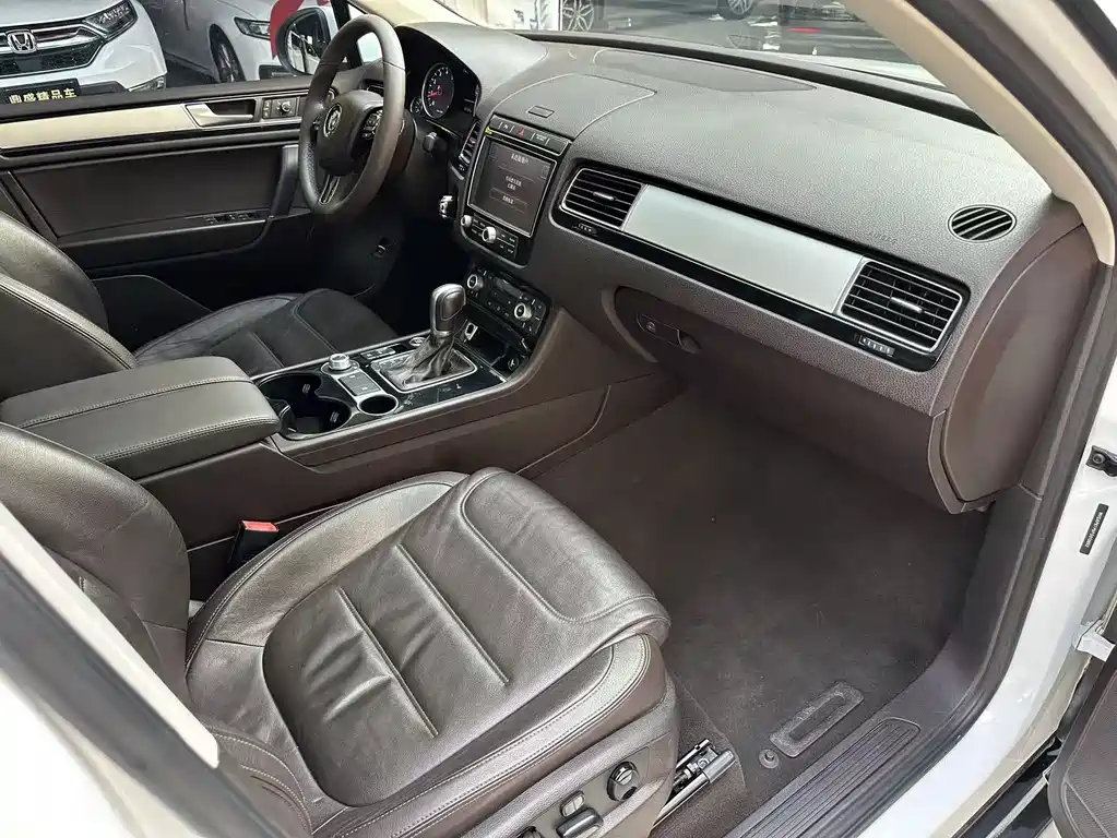 Volkswagen Touareg 2015 3.0TSI