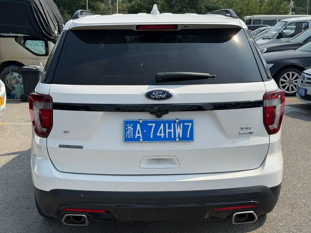 Ford Explorer (Import) — миниатюра 8