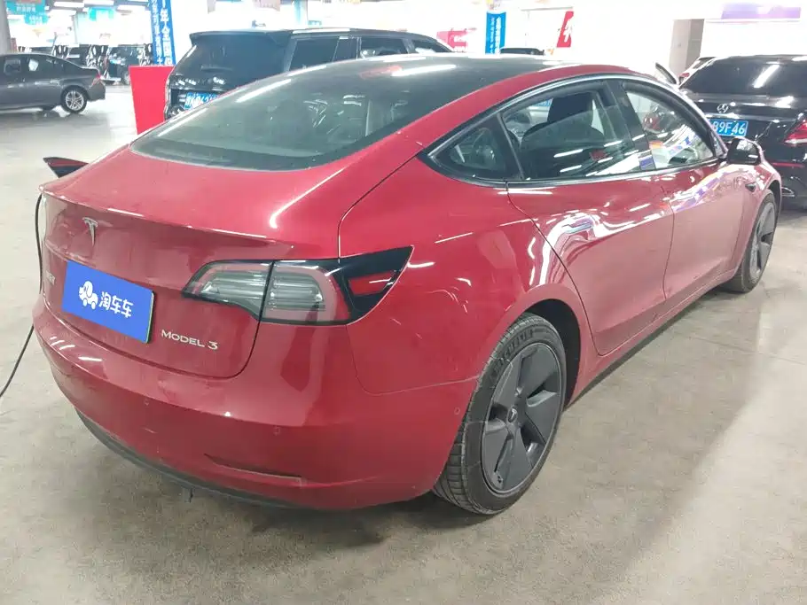 Tesla Model 3 — миниатюра 3