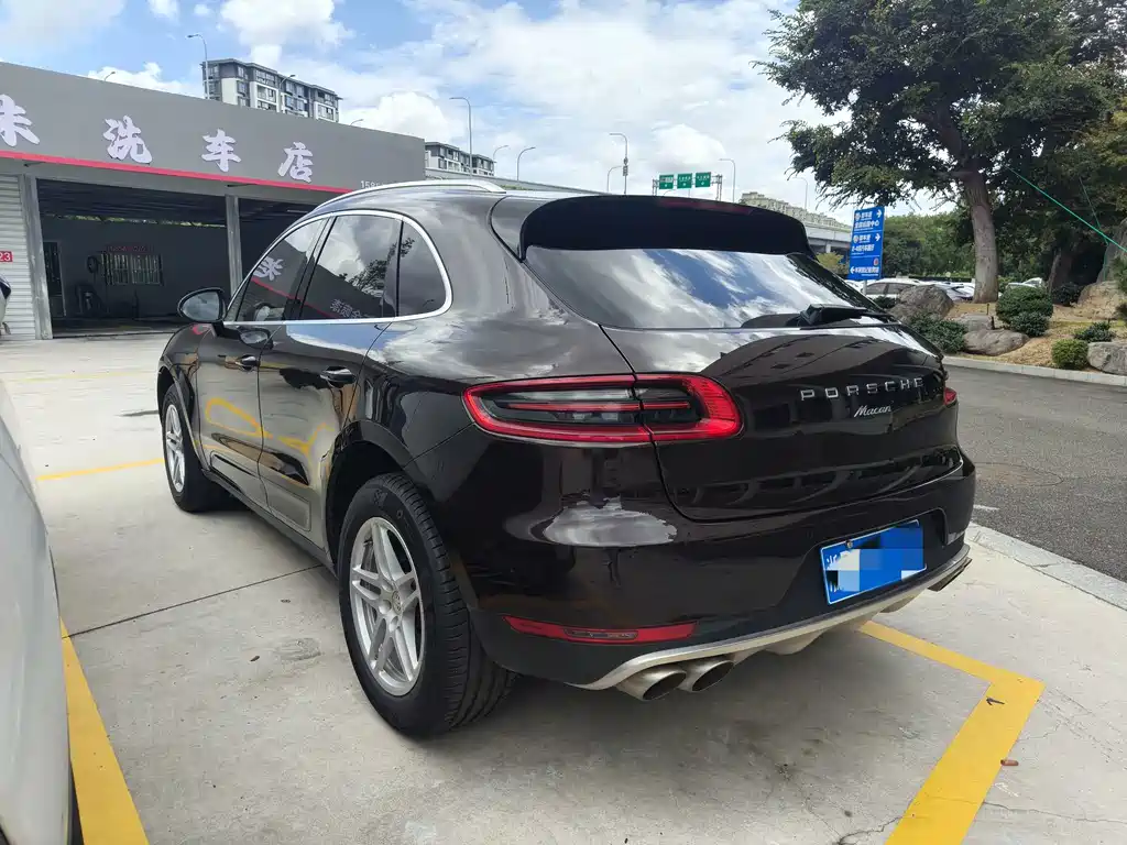 Porsche Macan — миниатюра 10