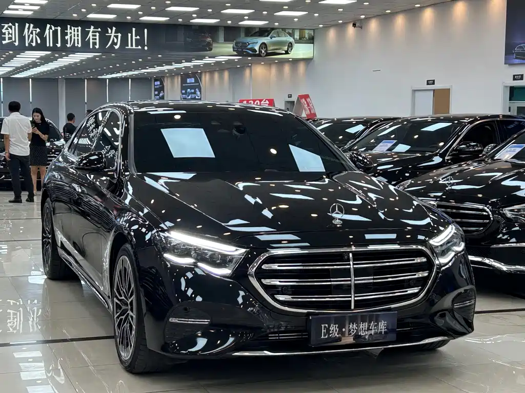 Mercedes-Benz E-Class — миниатюра 3
