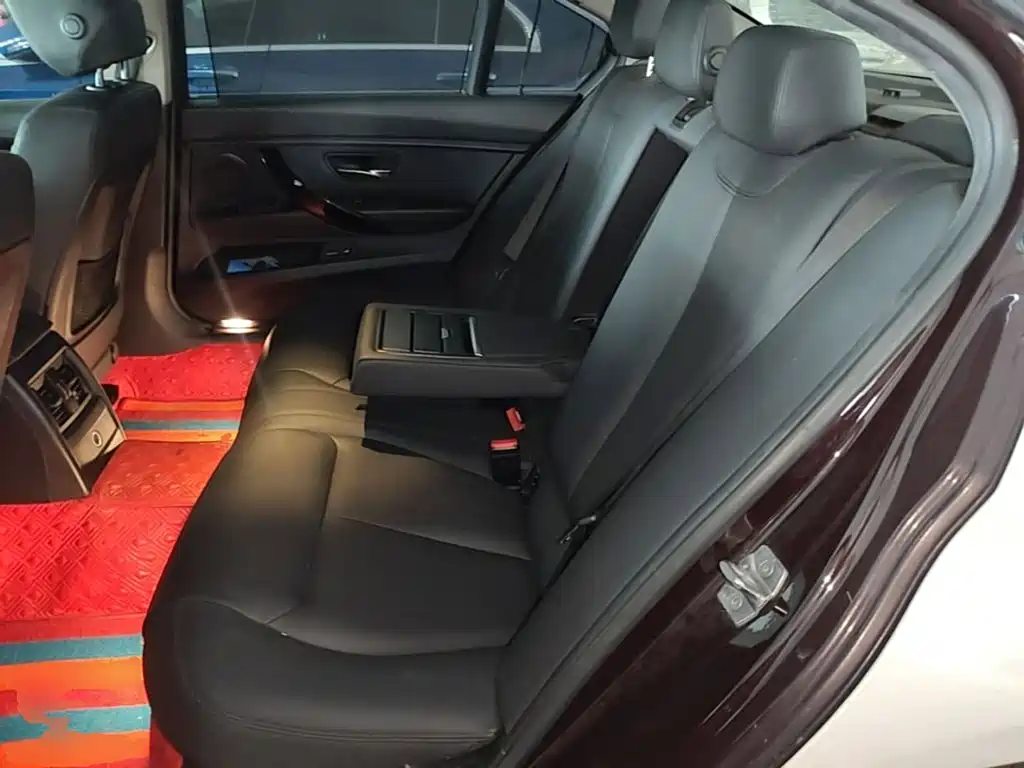 BMW 3 Series — миниатюра 17