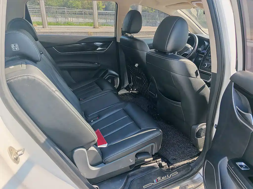 BYD MAX — миниатюра 8