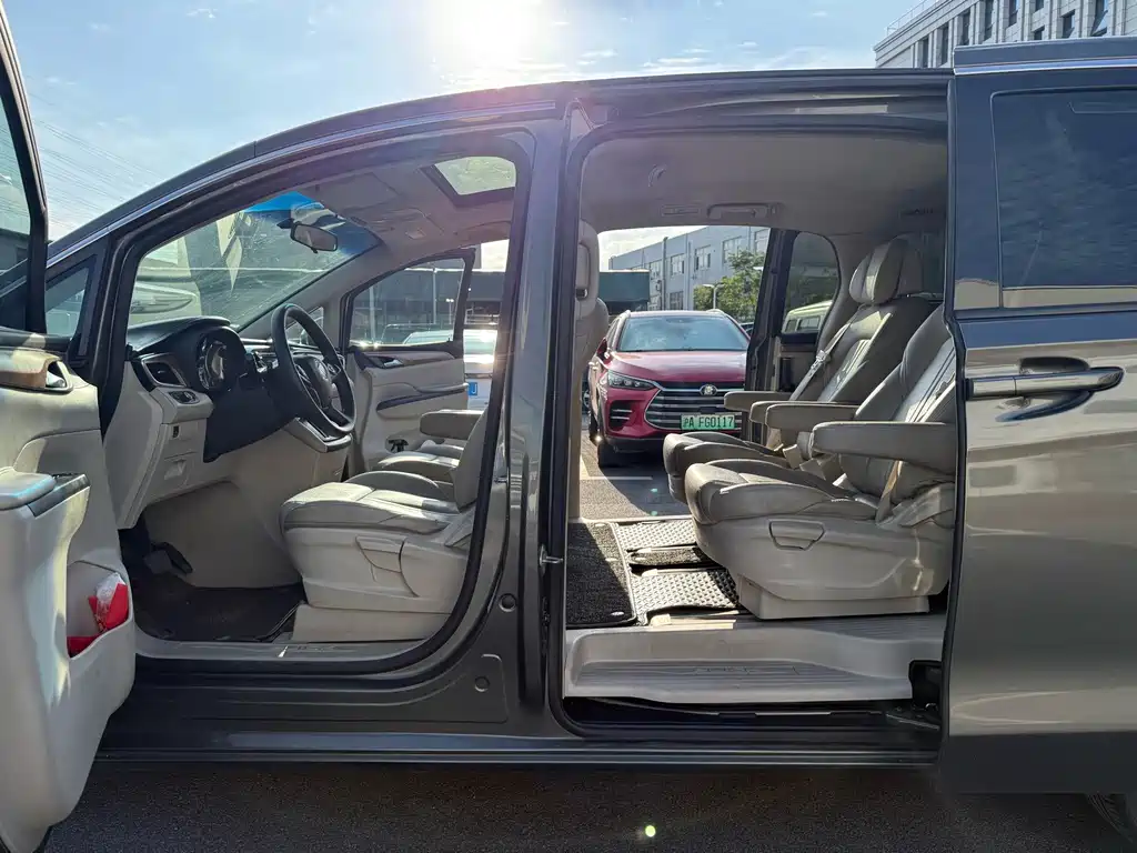 Buick GL8 — миниатюра 12