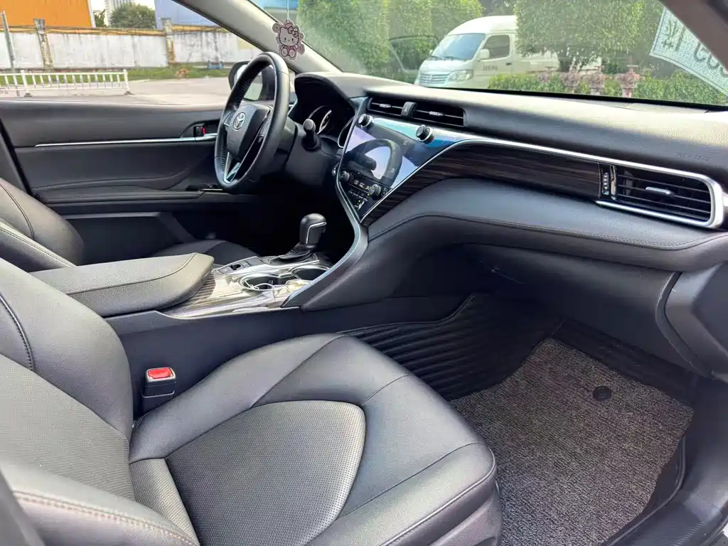 Toyota Camry — миниатюра 7