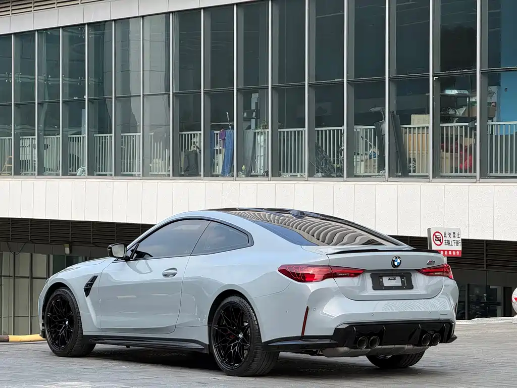 BMW M4 — миниатюра 6