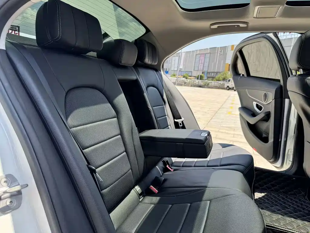 Mercedes-Benz C-Class — миниатюра 22