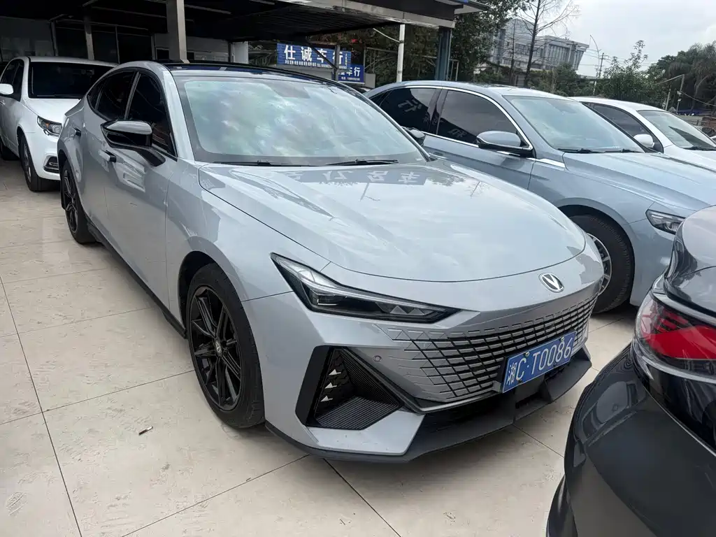 Changan UNI-V 2022 1.5T