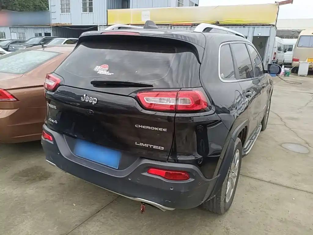 Jeep Cherokee — миниатюра 7