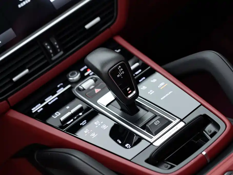 Porsche Cayenne Hybrid — миниатюра 16