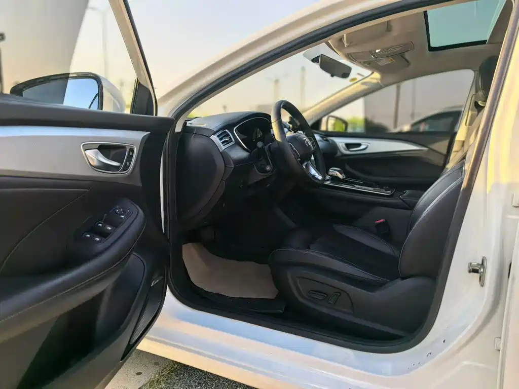 Roewe Feifan ER6 — миниатюра 7