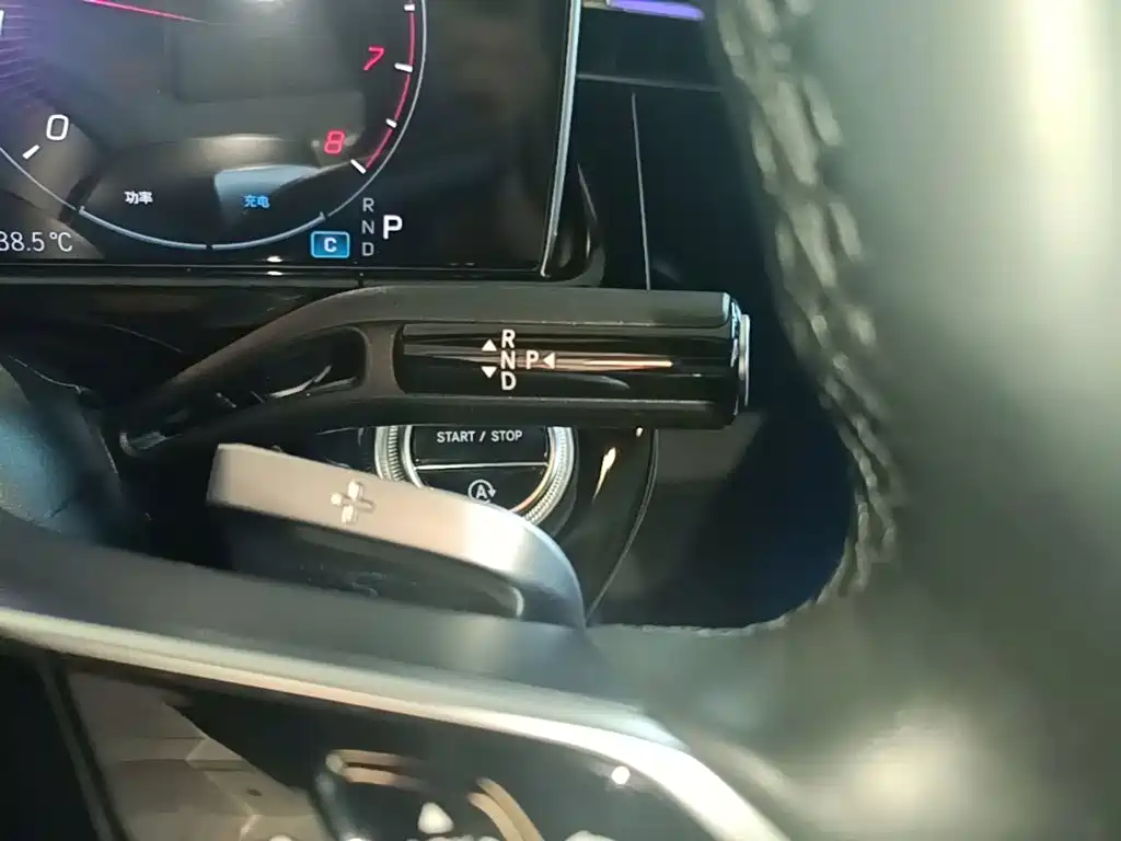 Mercedes-Benz E-Class — миниатюра 14