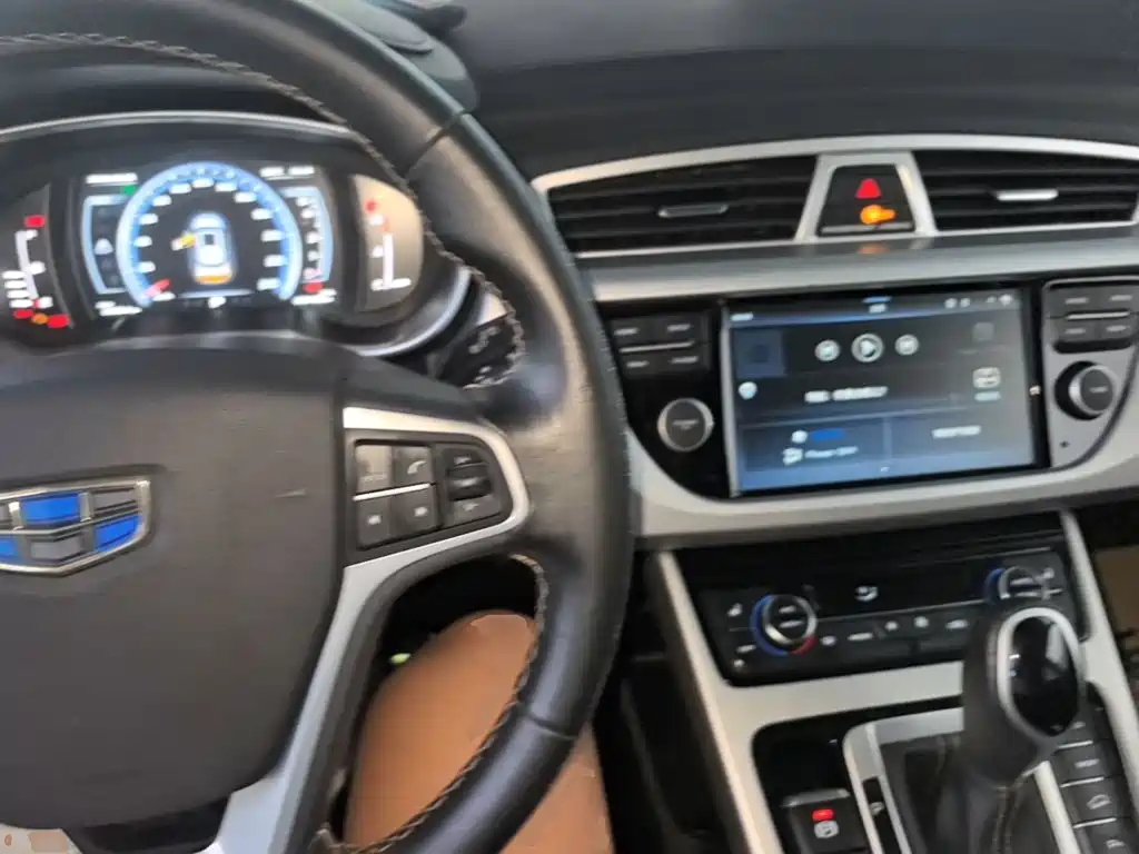 Geely Boyue — миниатюра 10