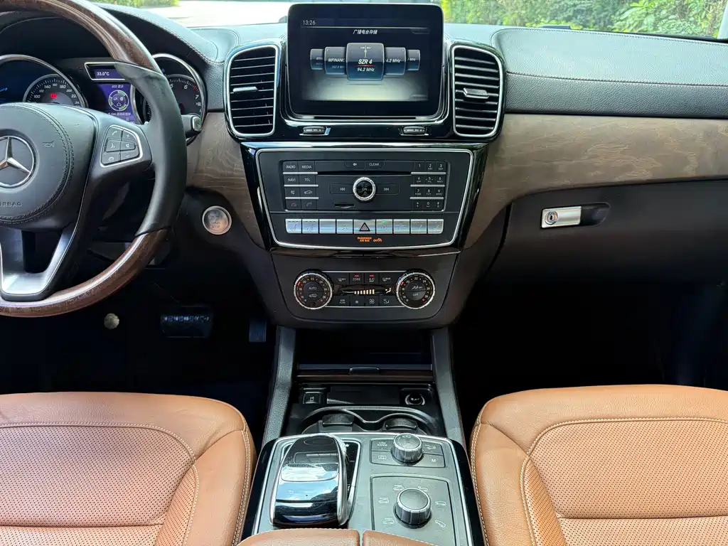 Mercedes-Benz GLS — миниатюра 8