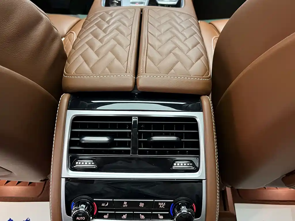 BMW 7 Series 740Li xDrive Executive Type Luxury Package, фото 15