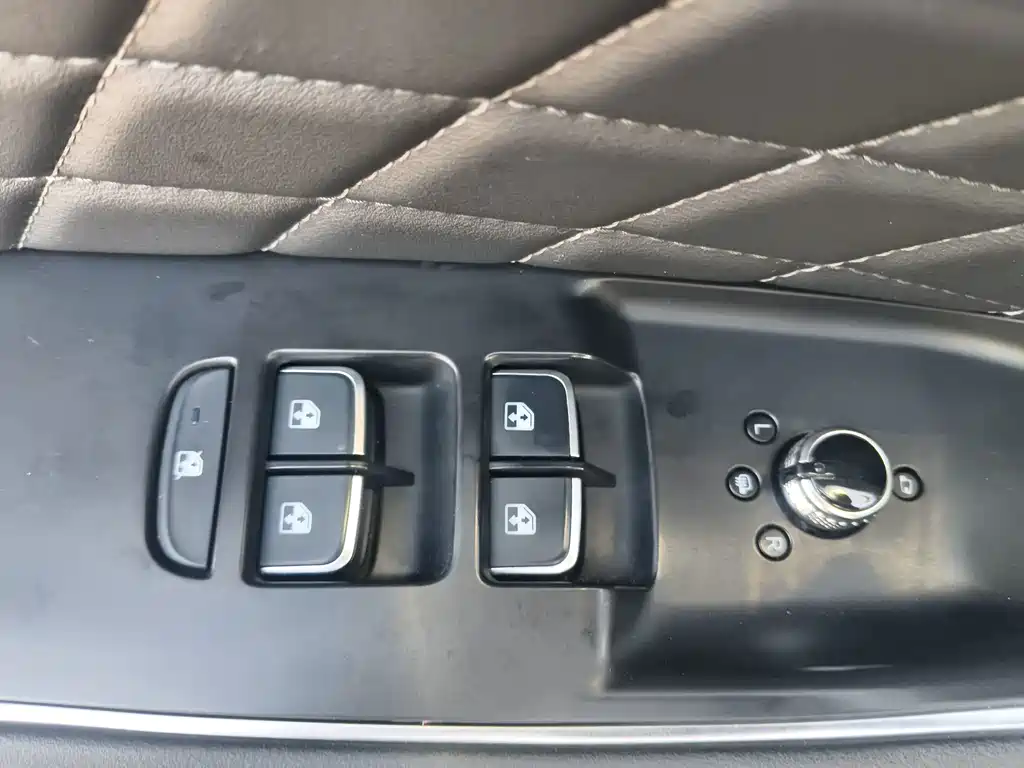 Hongqi Hongqi HS5 — миниатюра 16