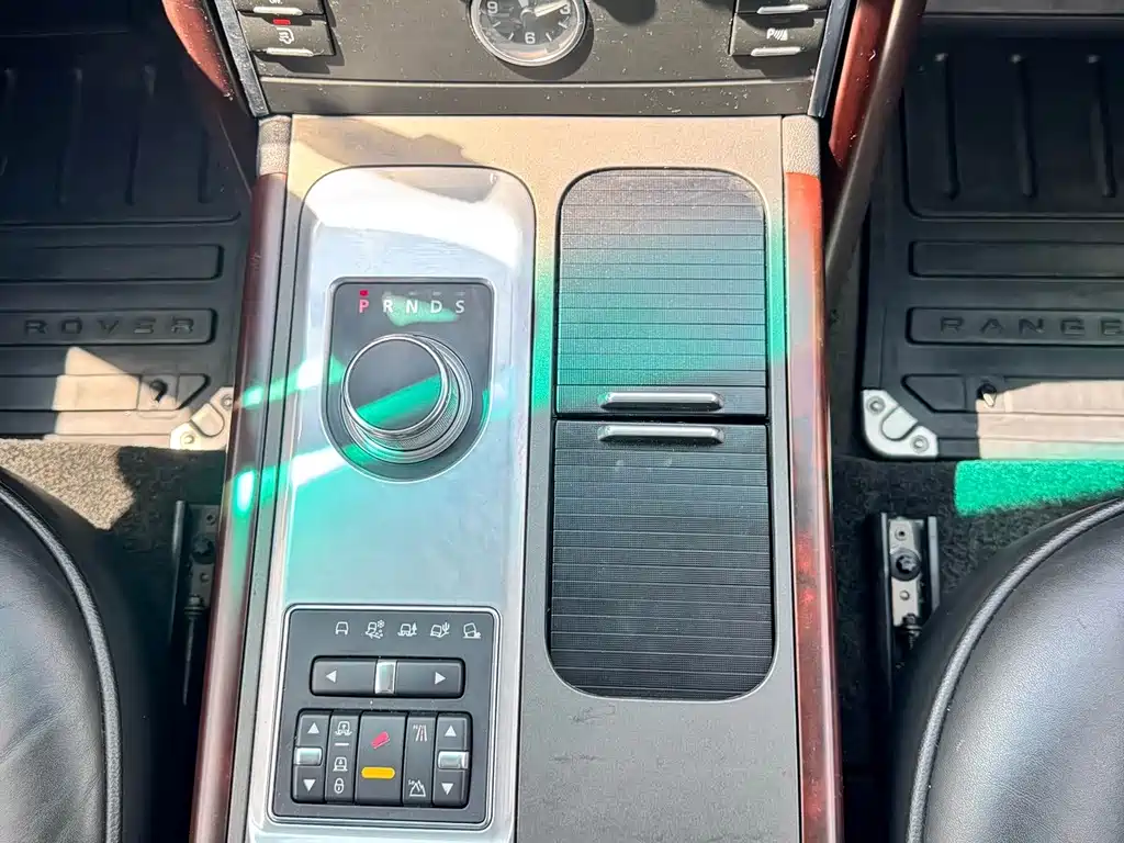 Land Rover Range Rover — миниатюра 20