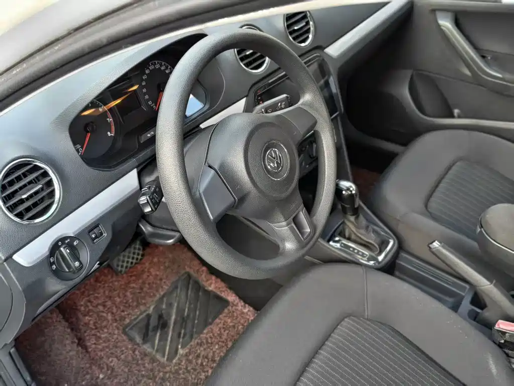 Volkswagen Jetta — миниатюра 11
