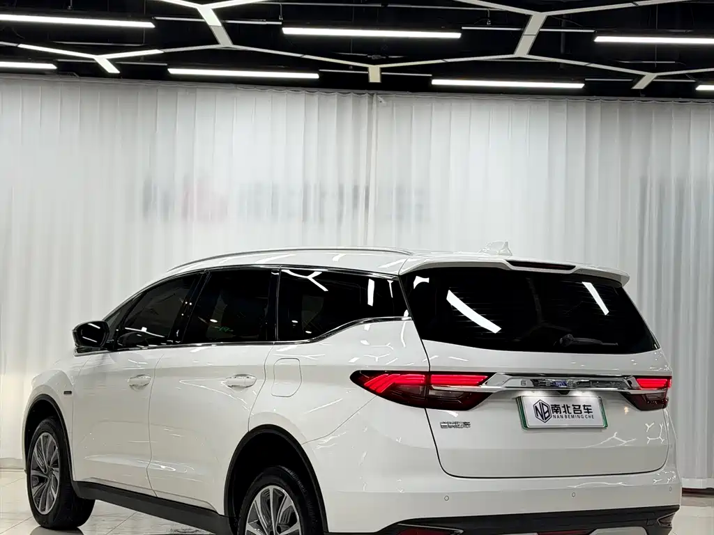 Geely Jia Ji New Energy — миниатюра 5