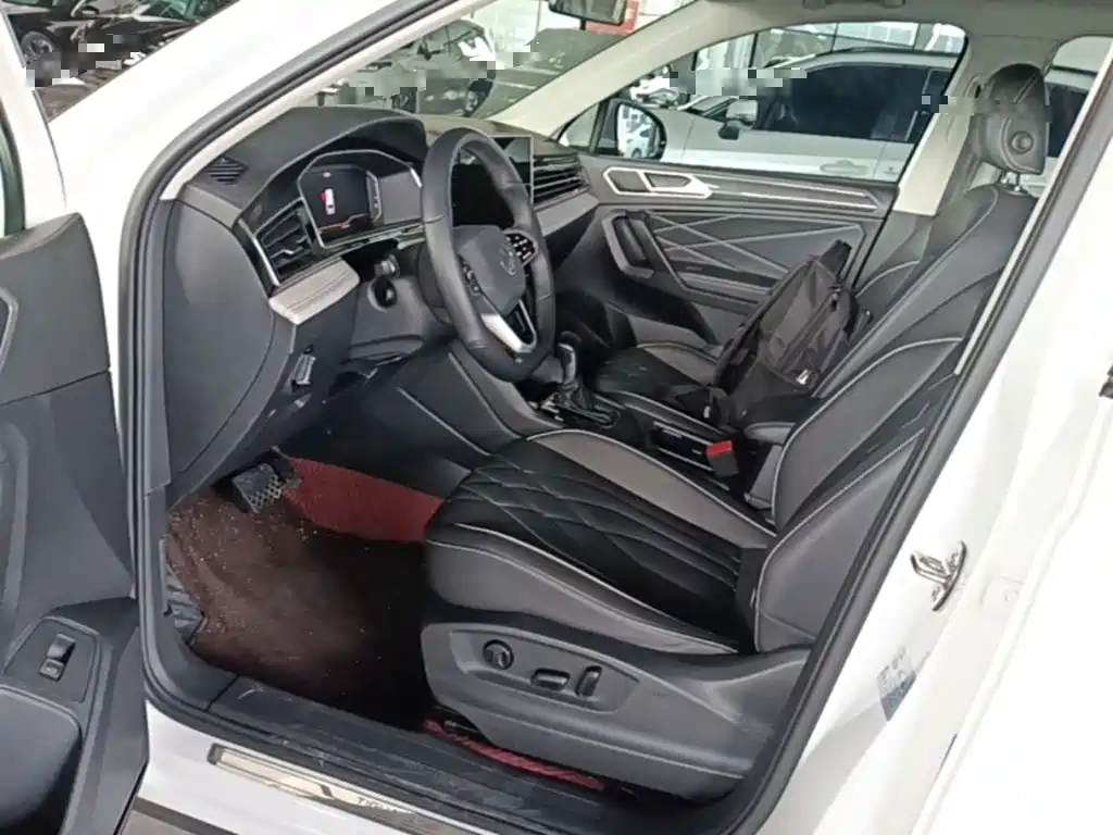 Volkswagen Tiguan L — миниатюра 16