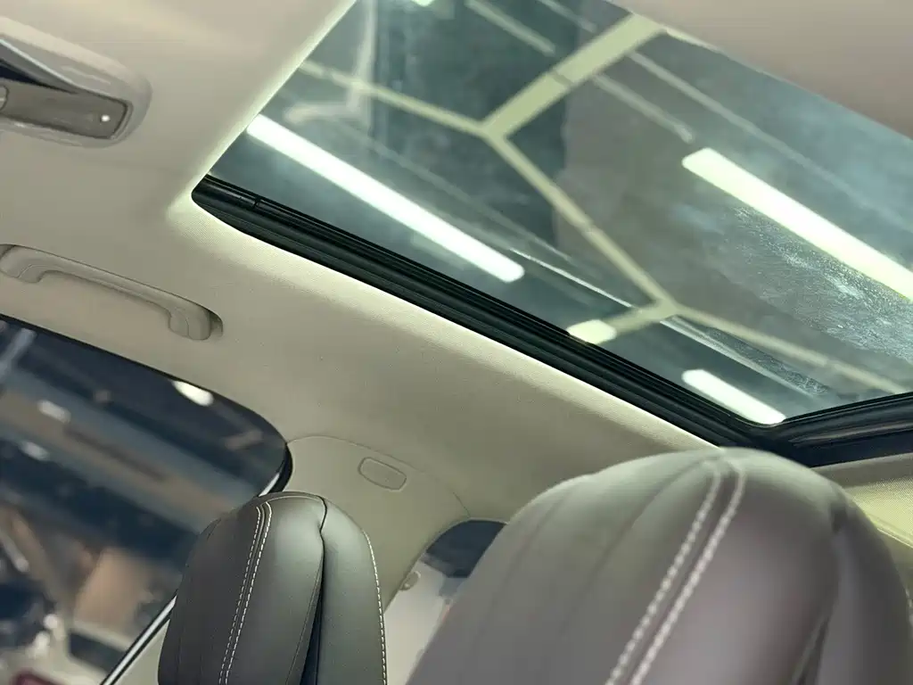 Geely Jia Ji New Energy — миниатюра 17
