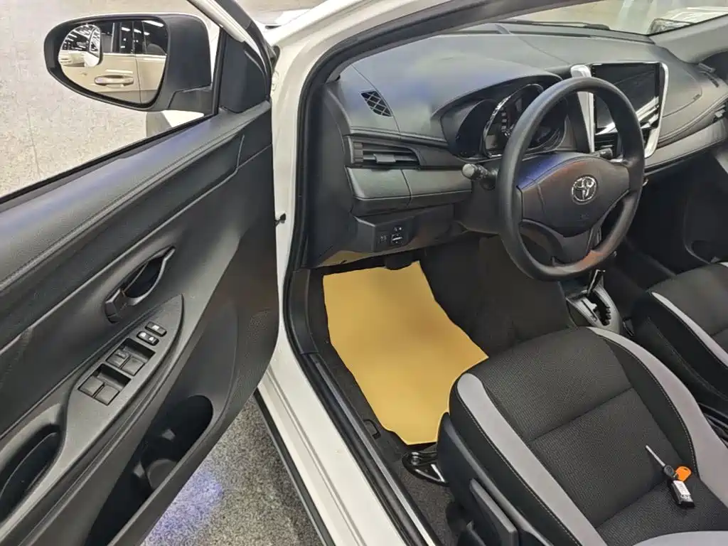 Toyota Yaris L — миниатюра 16