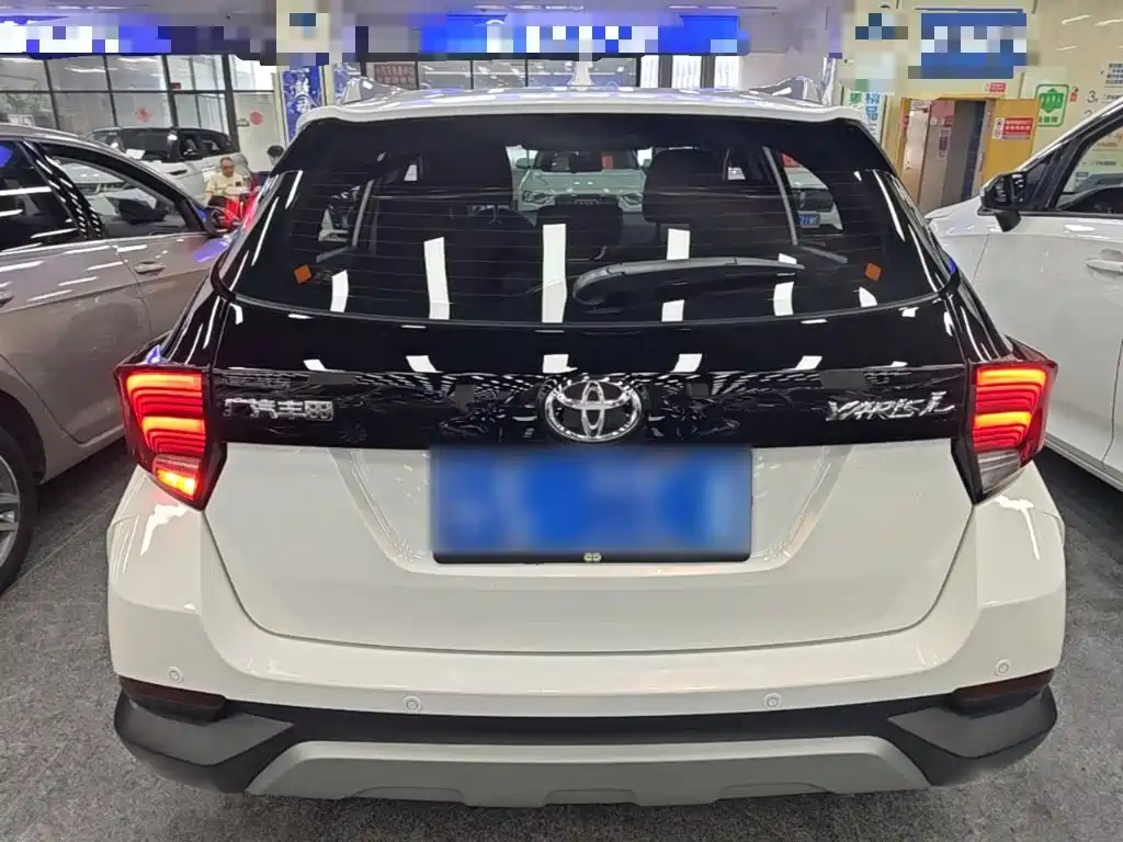Toyota Yaris L — миниатюра 6