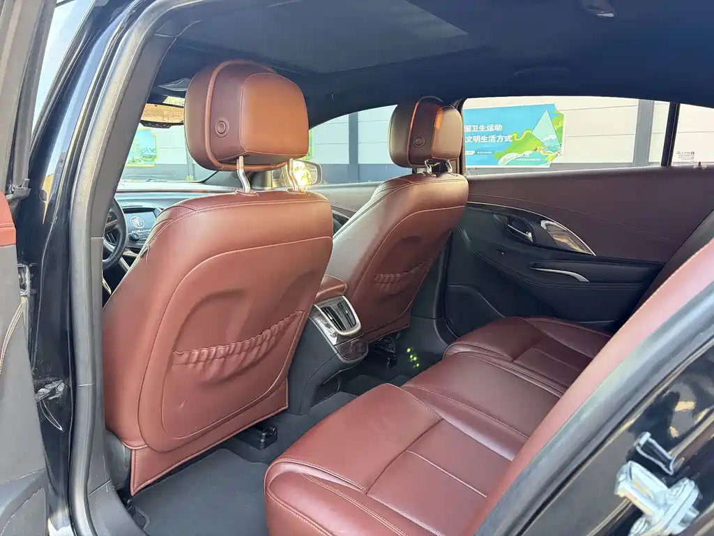 Buick LaCrosse — миниатюра 10