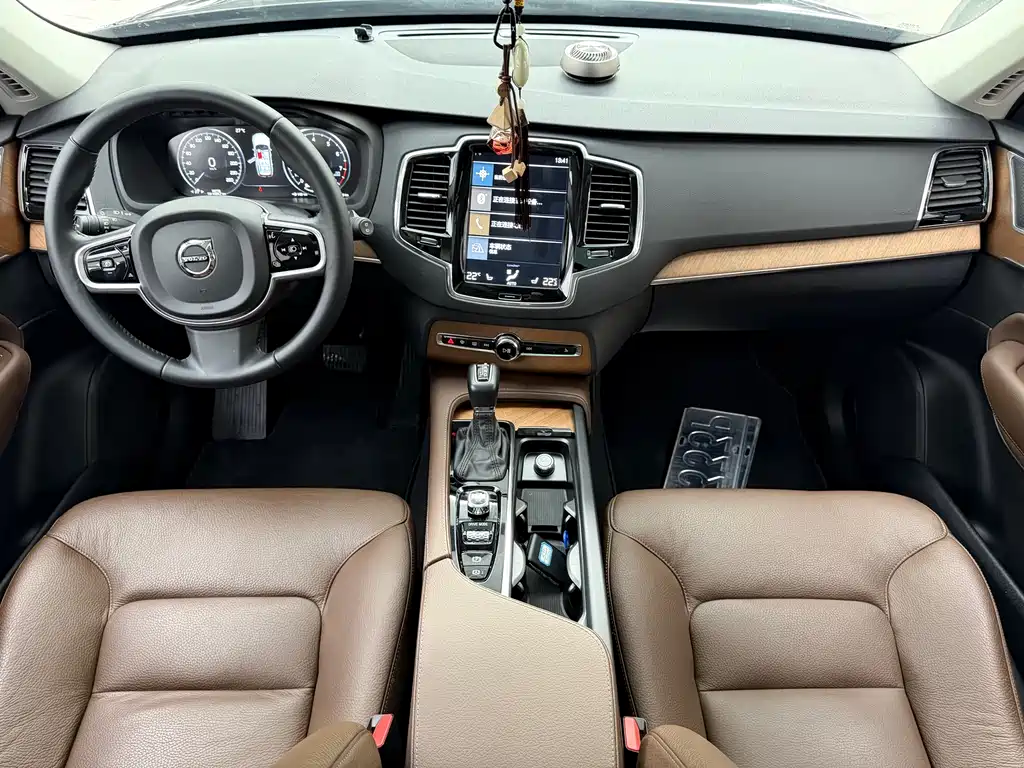 Volvo XC90 2020 T6 Luxury 7 мест