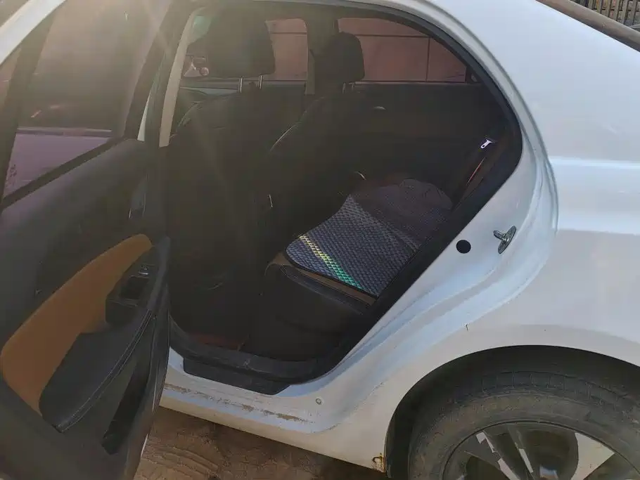 BYD Qin NEV — миниатюра 11