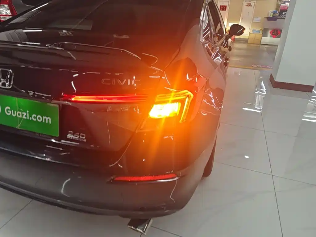Honda Civic — миниатюра 8