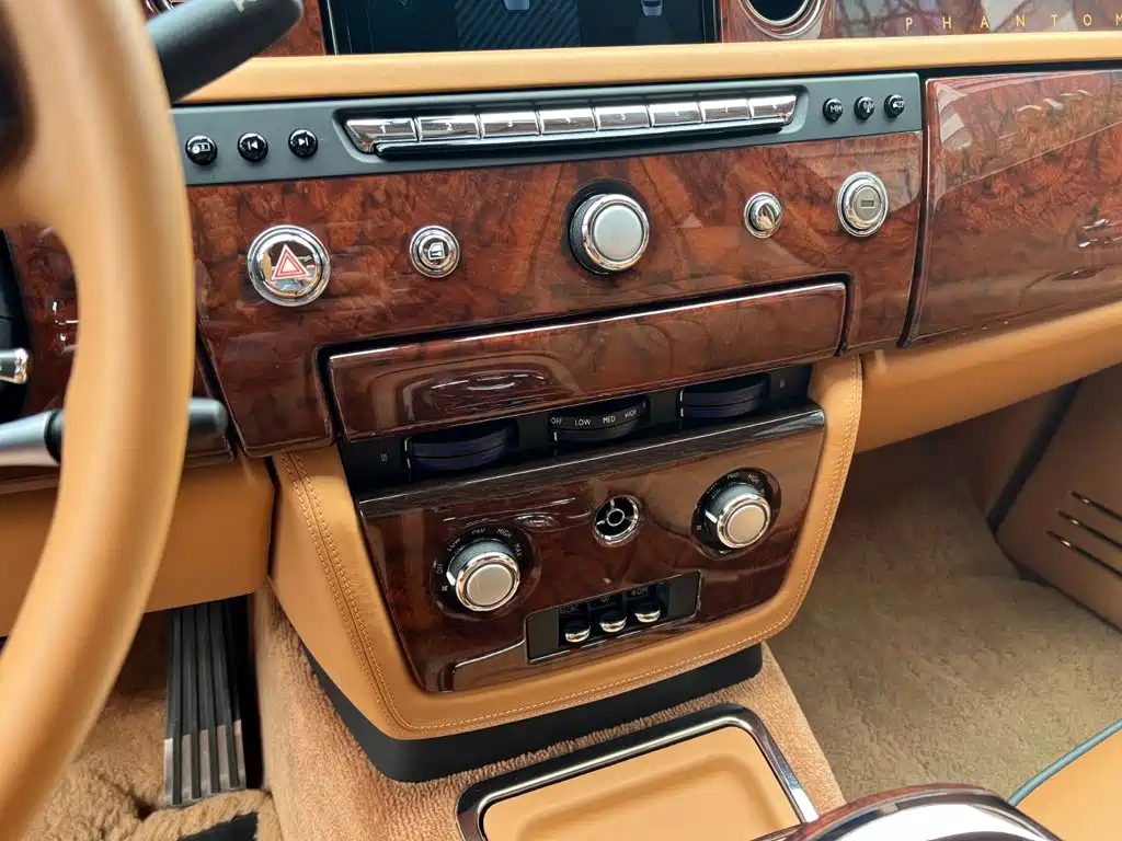 Rolls-Royce Phantom — миниатюра 12