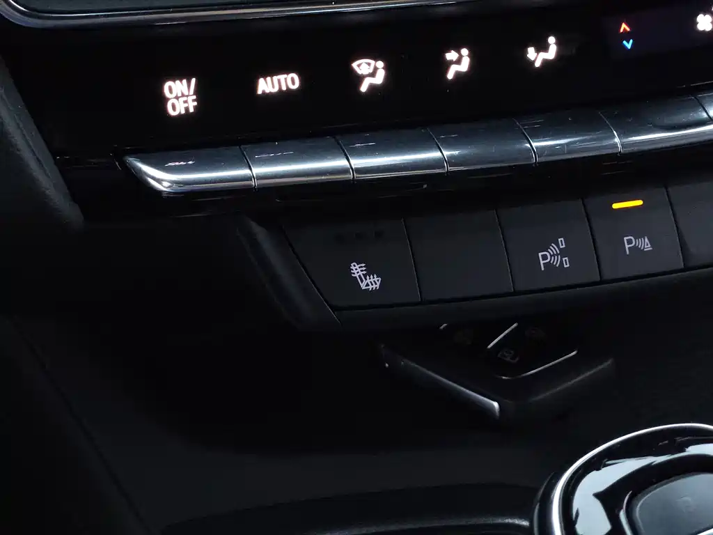 Cadillac CT5 — миниатюра 11