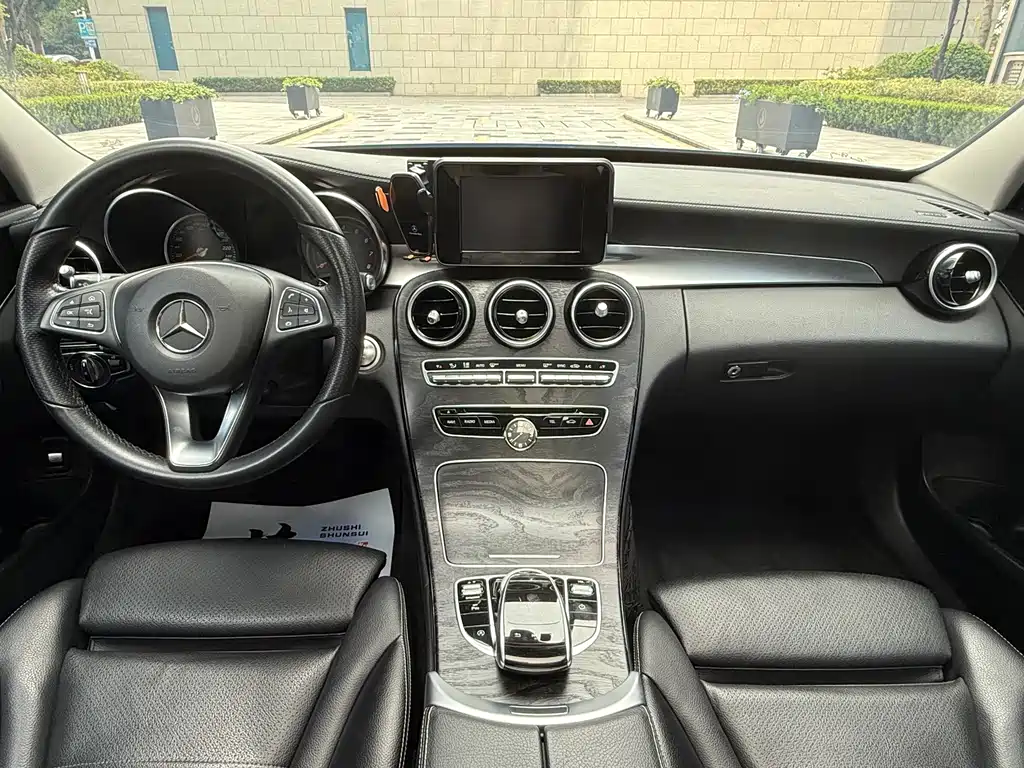 Mercedes-Benz C-Class — миниатюра 9