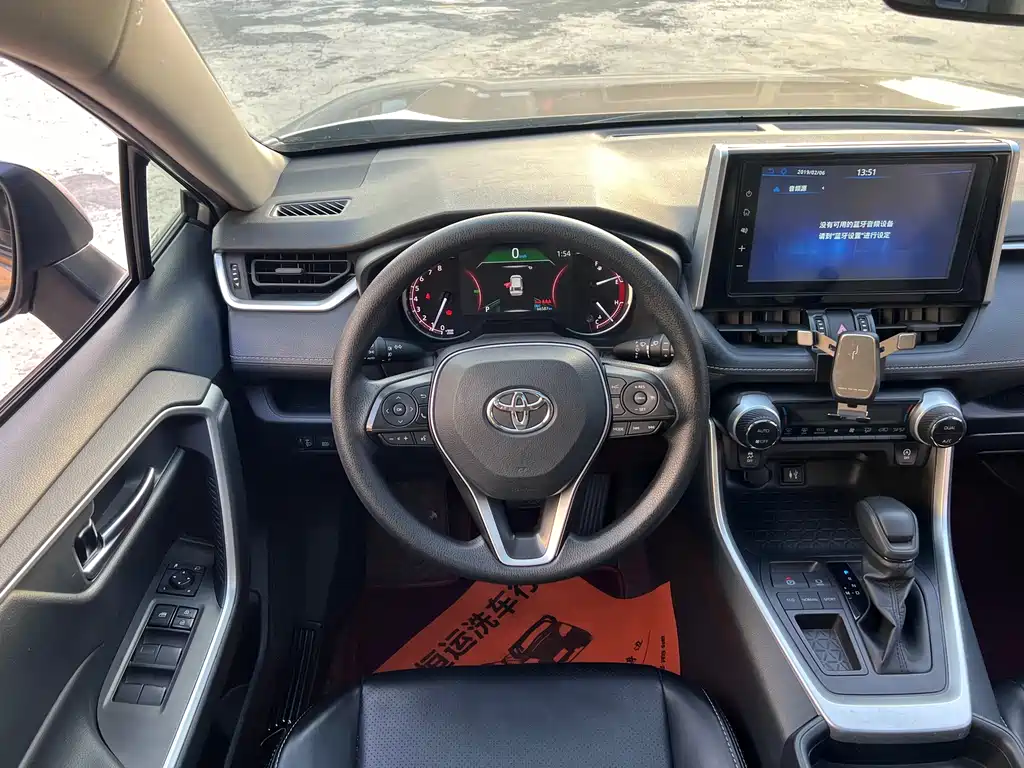 Toyota RAV4 — миниатюра 11