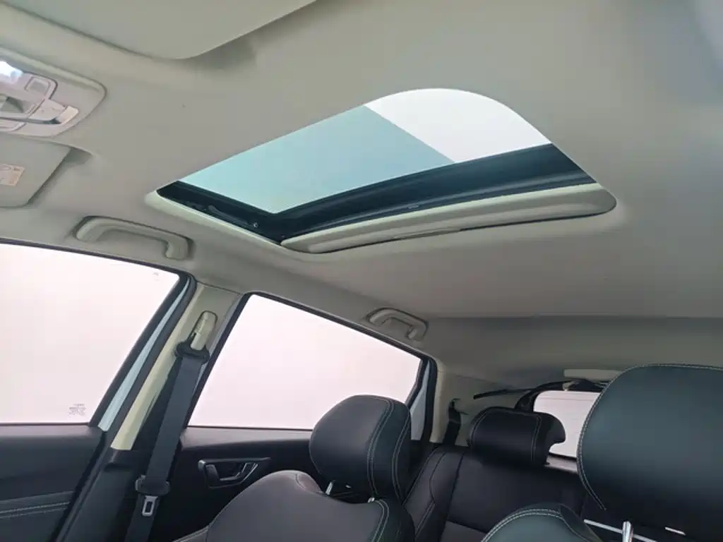 Geely Vision X3 — миниатюра 13