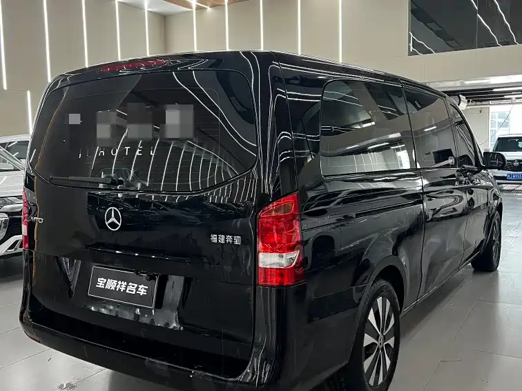 Mercedes-Benz Vito 2021 2.0T Elite 7 мест