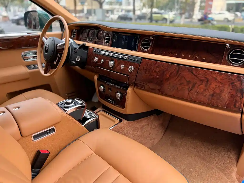 Rolls-Royce Phantom — миниатюра 17