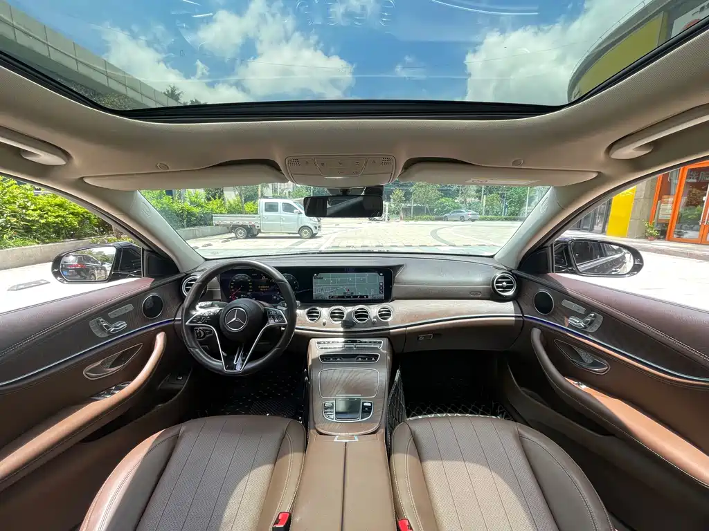 Mercedes-Benz E-Class — миниатюра 9