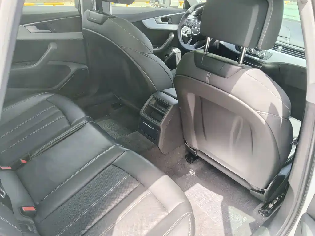 Audi A4L — миниатюра 8