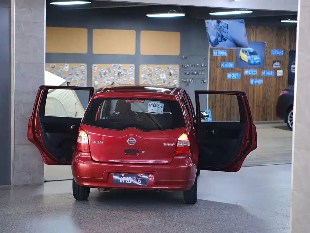 Nissan Livina — миниатюра 2